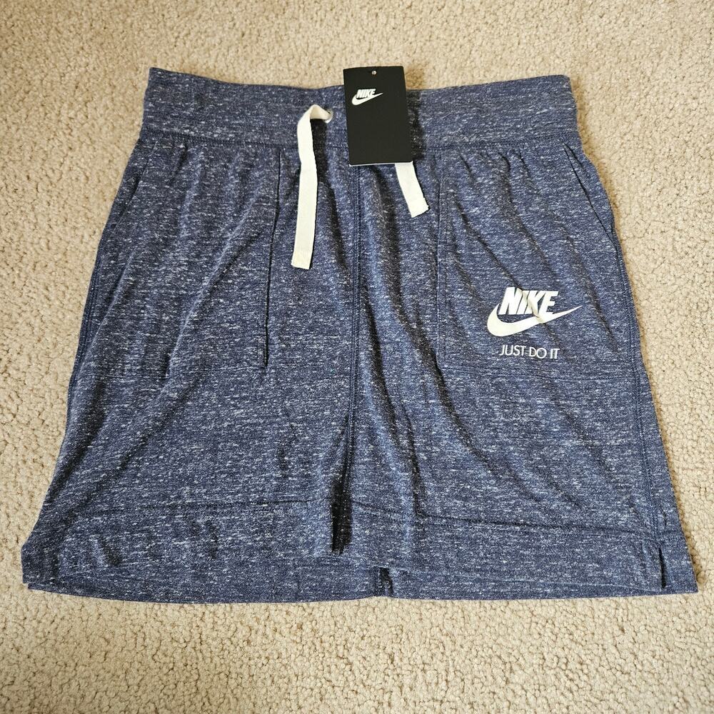 Nike Sportswear Club Fleece Mid-Rise Skirt Small